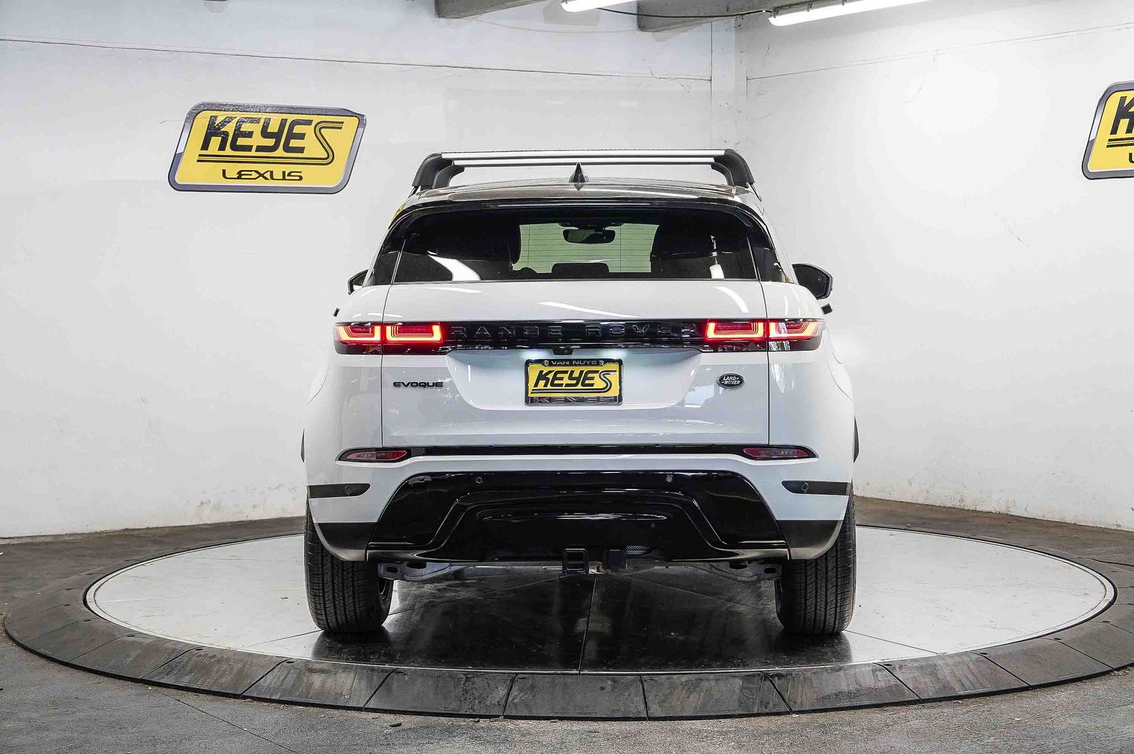 Thumbnail: 2023 Land Rover Range Rover Evoque - 3
