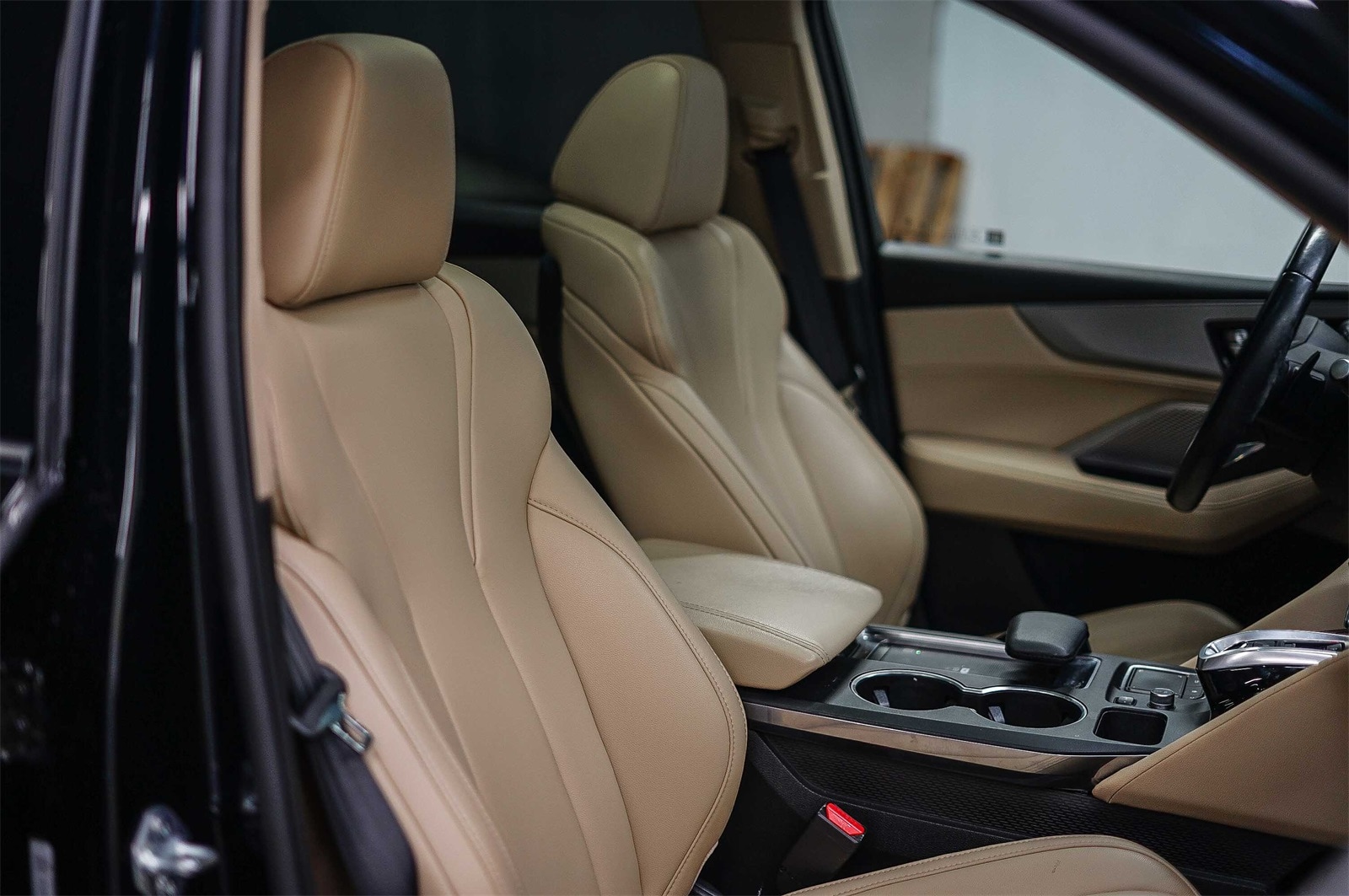 Thumbnail: 2023 Acura MDX - 17