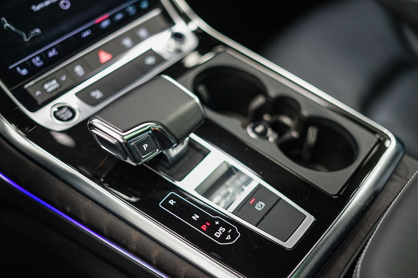 Thumbnail: 2022 Audi Q8 - 24