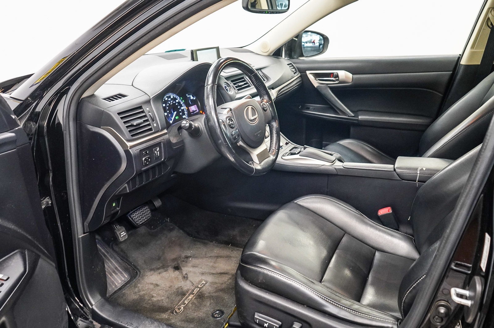 Thumbnail: 2015 Lexus CT - 18