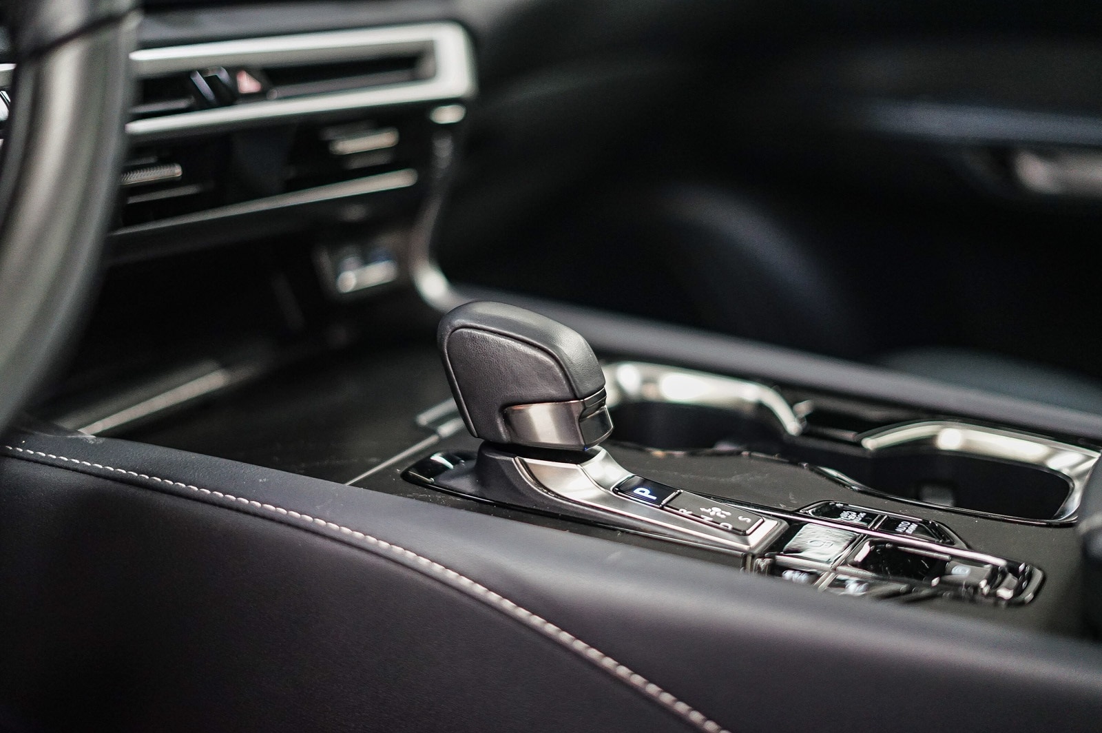 Thumbnail: 2024 Lexus RX - 20