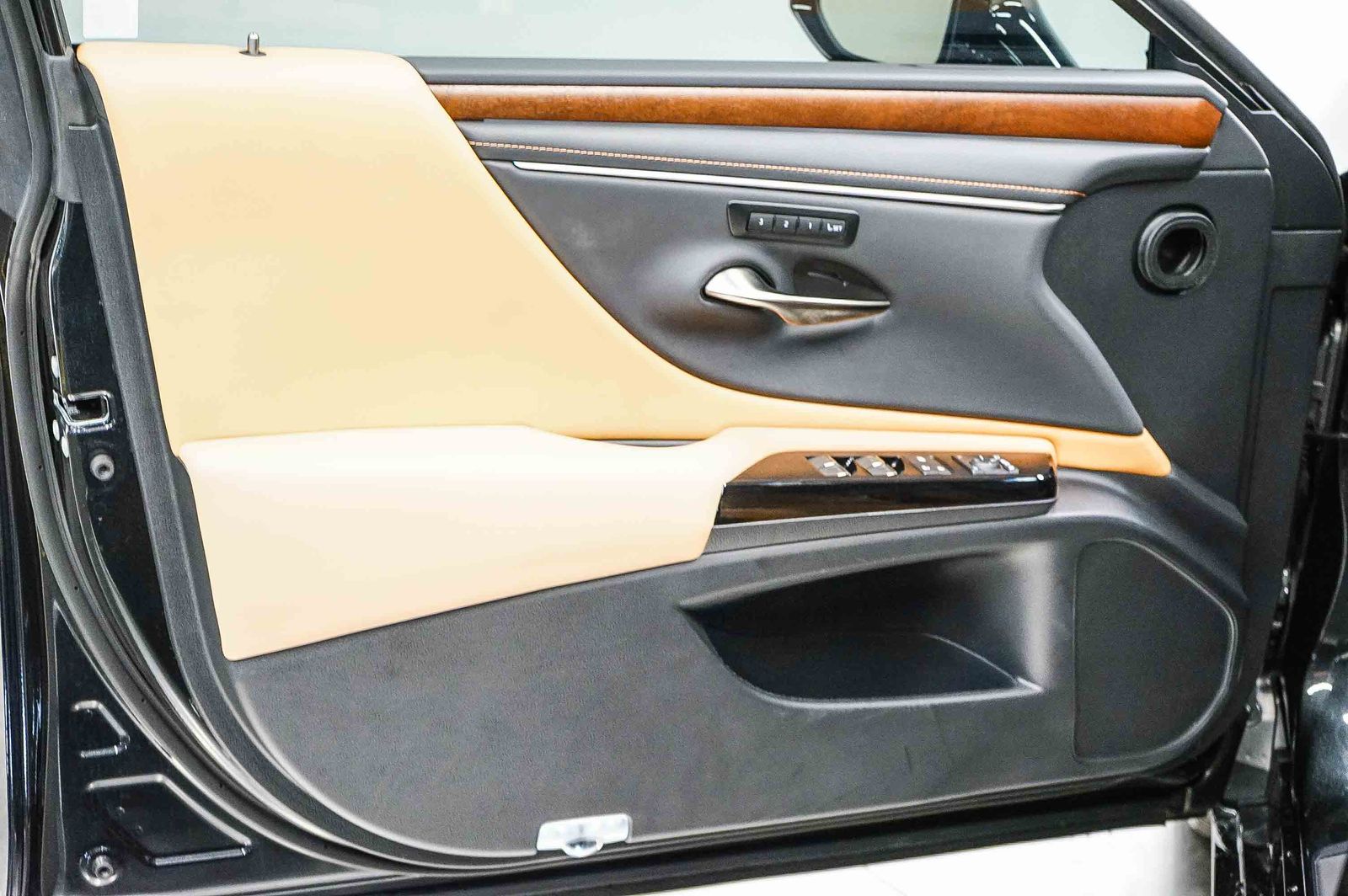 Thumbnail: 2025 Lexus ES - 20