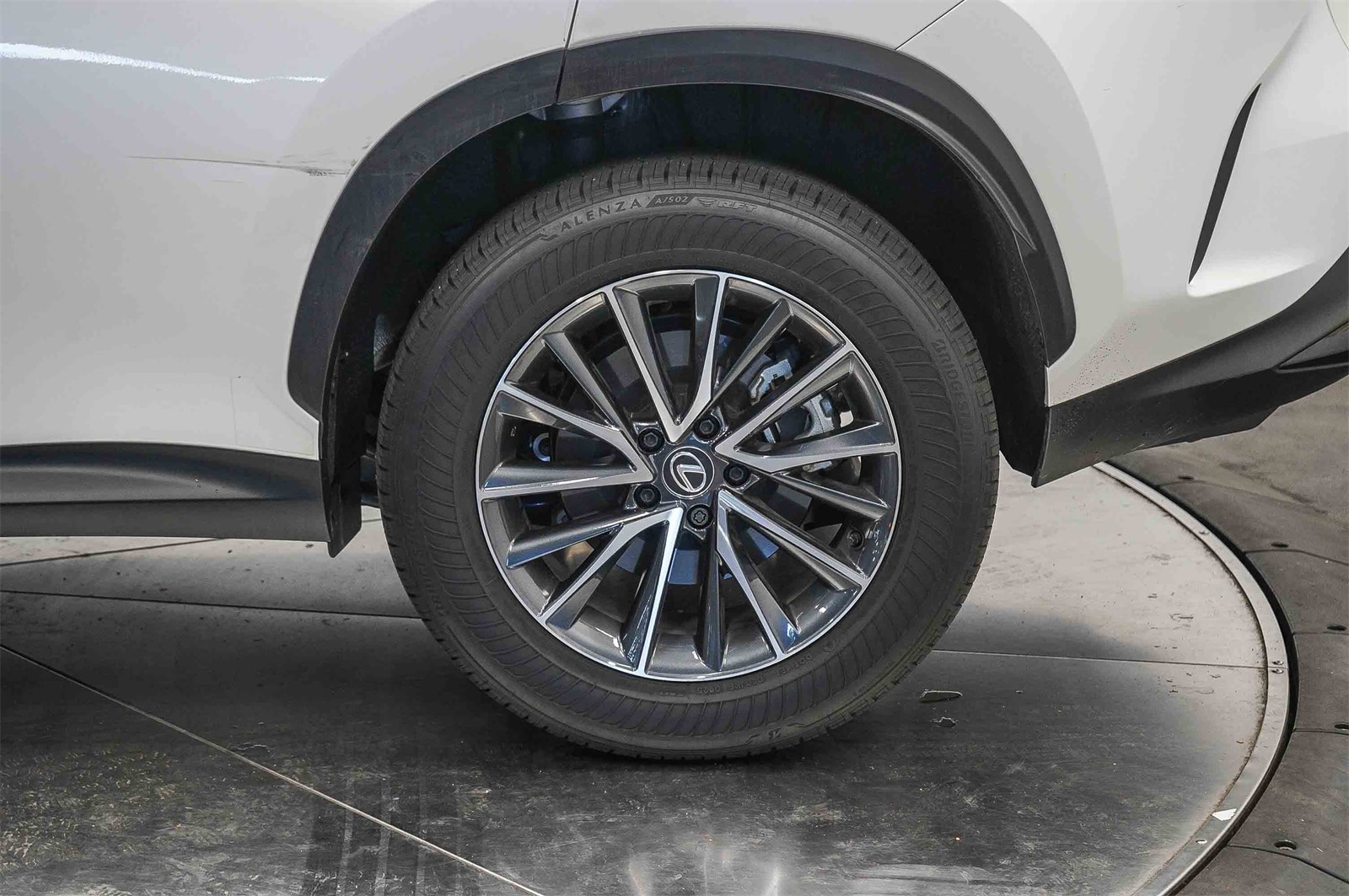 Thumbnail: 2025 Lexus ES - 9