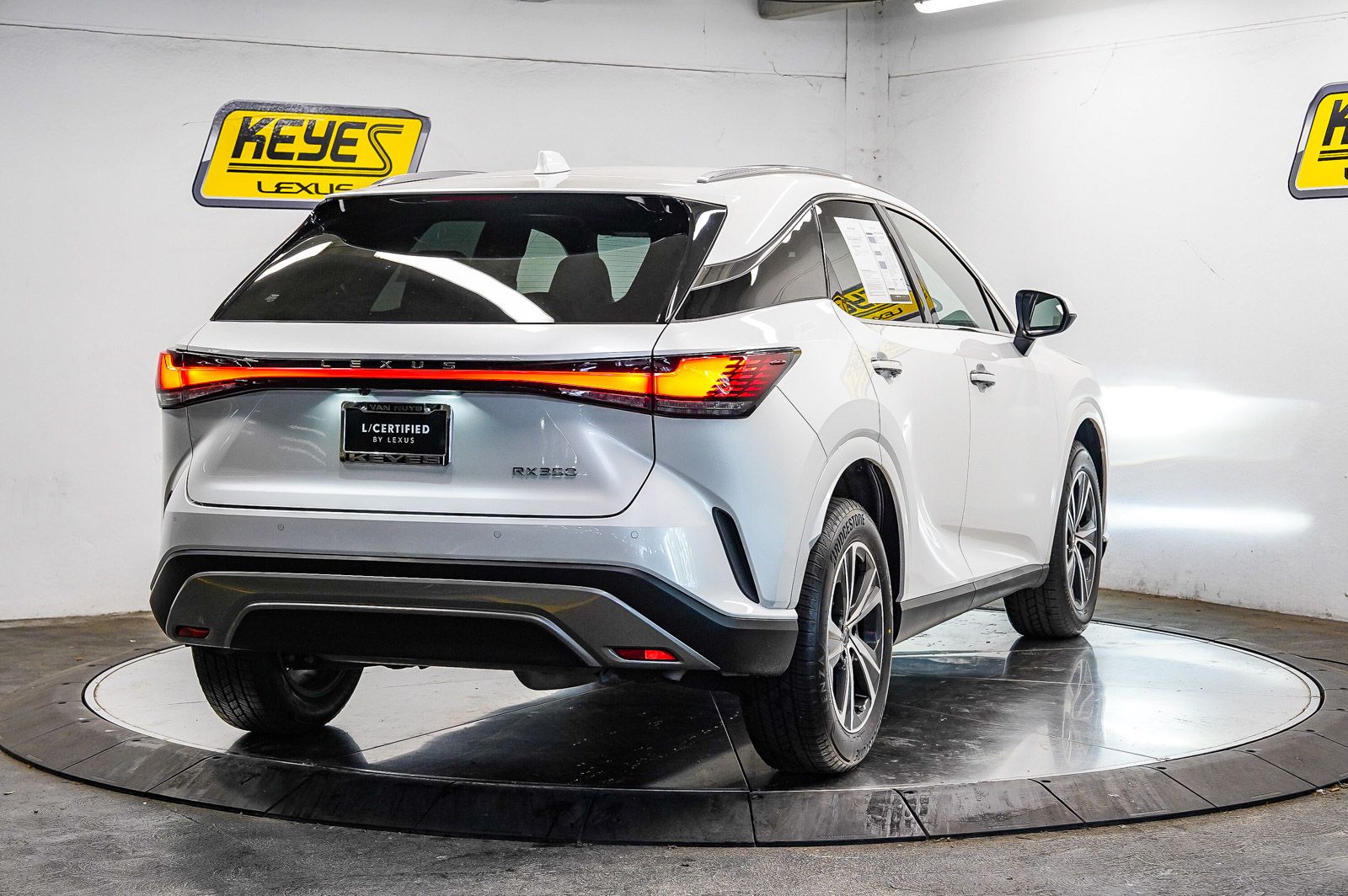Thumbnail: 2023 Lexus RX - 4