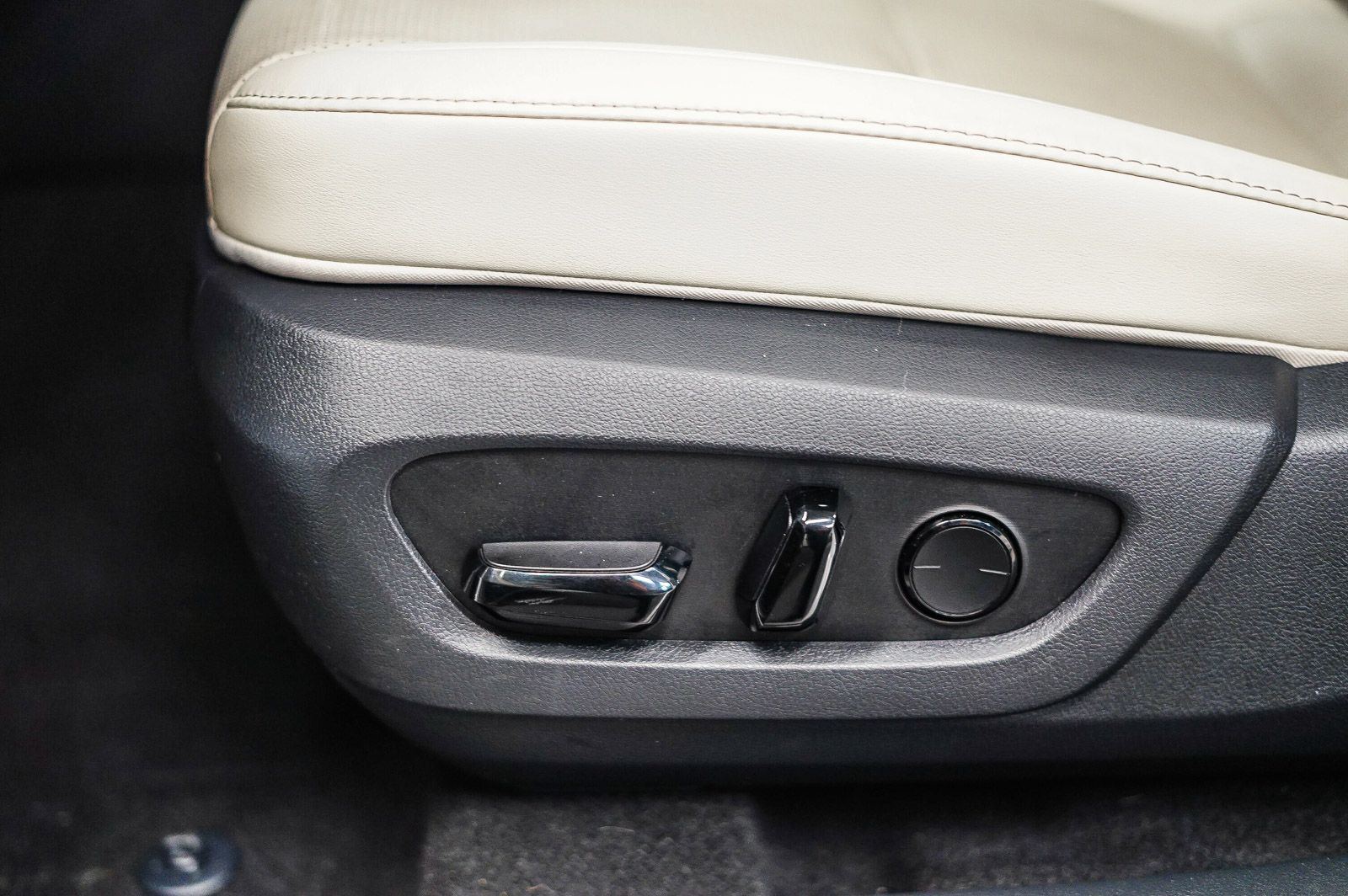 Thumbnail: 2024 Lexus RX - 22