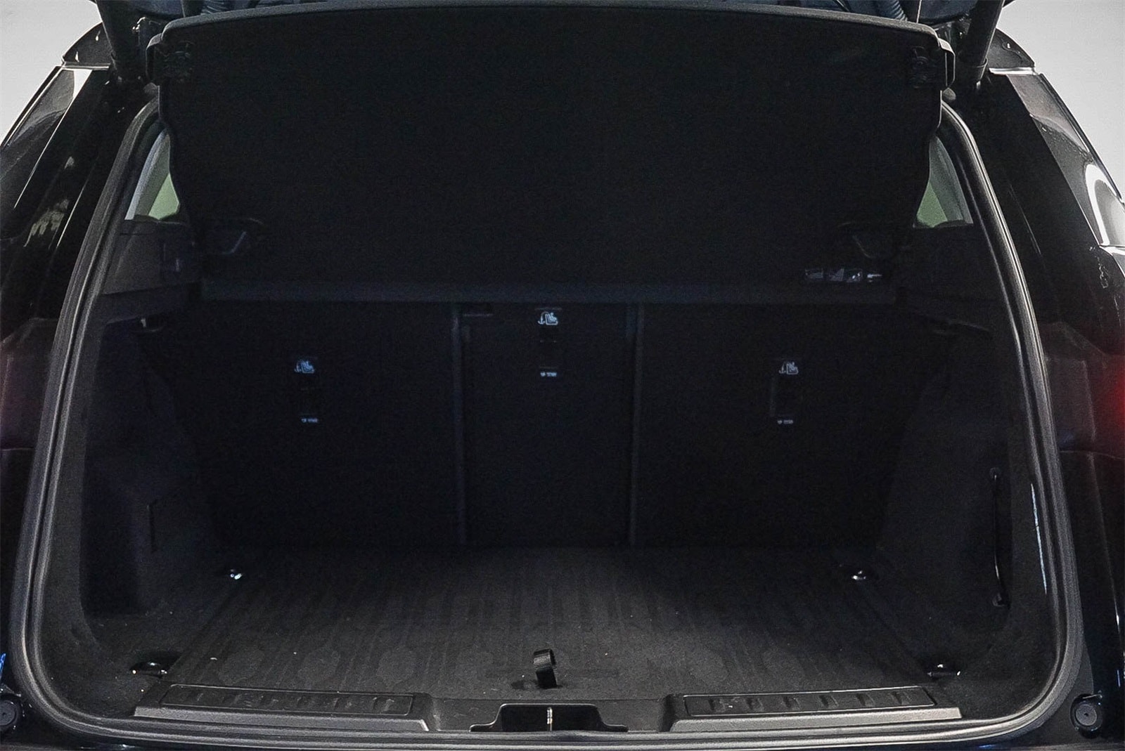 Thumbnail: 2020 Land Rover Range Rover Evoque - 28