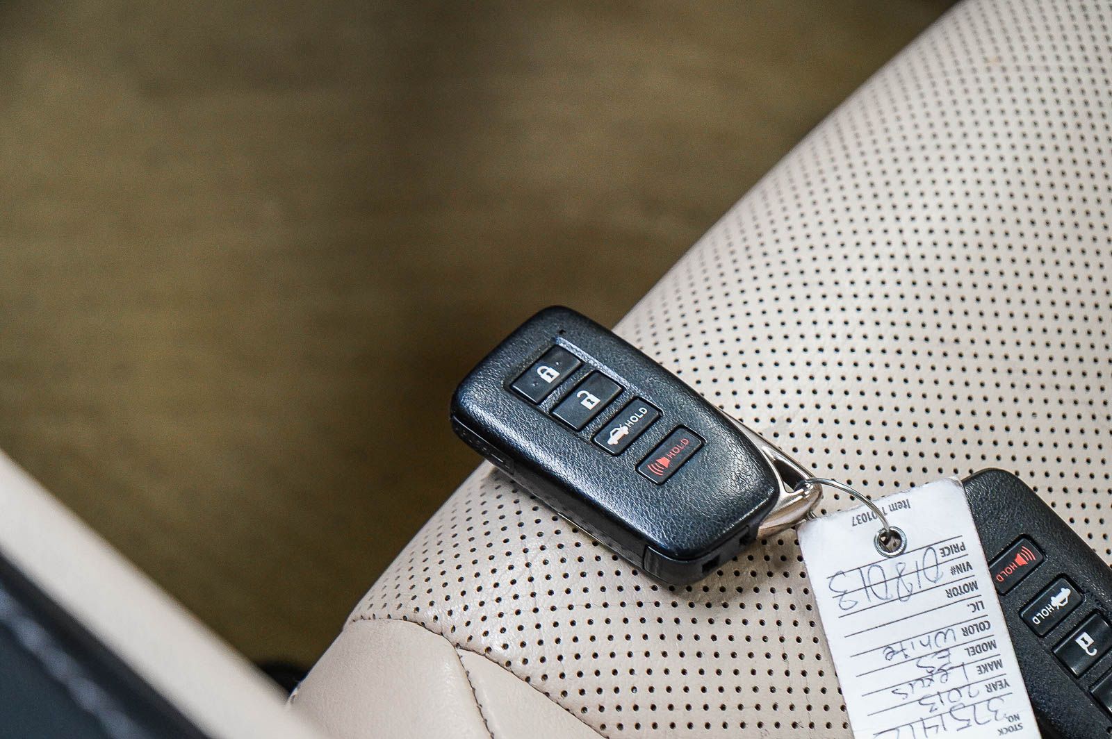 Thumbnail: 2013 Lexus ES - 26