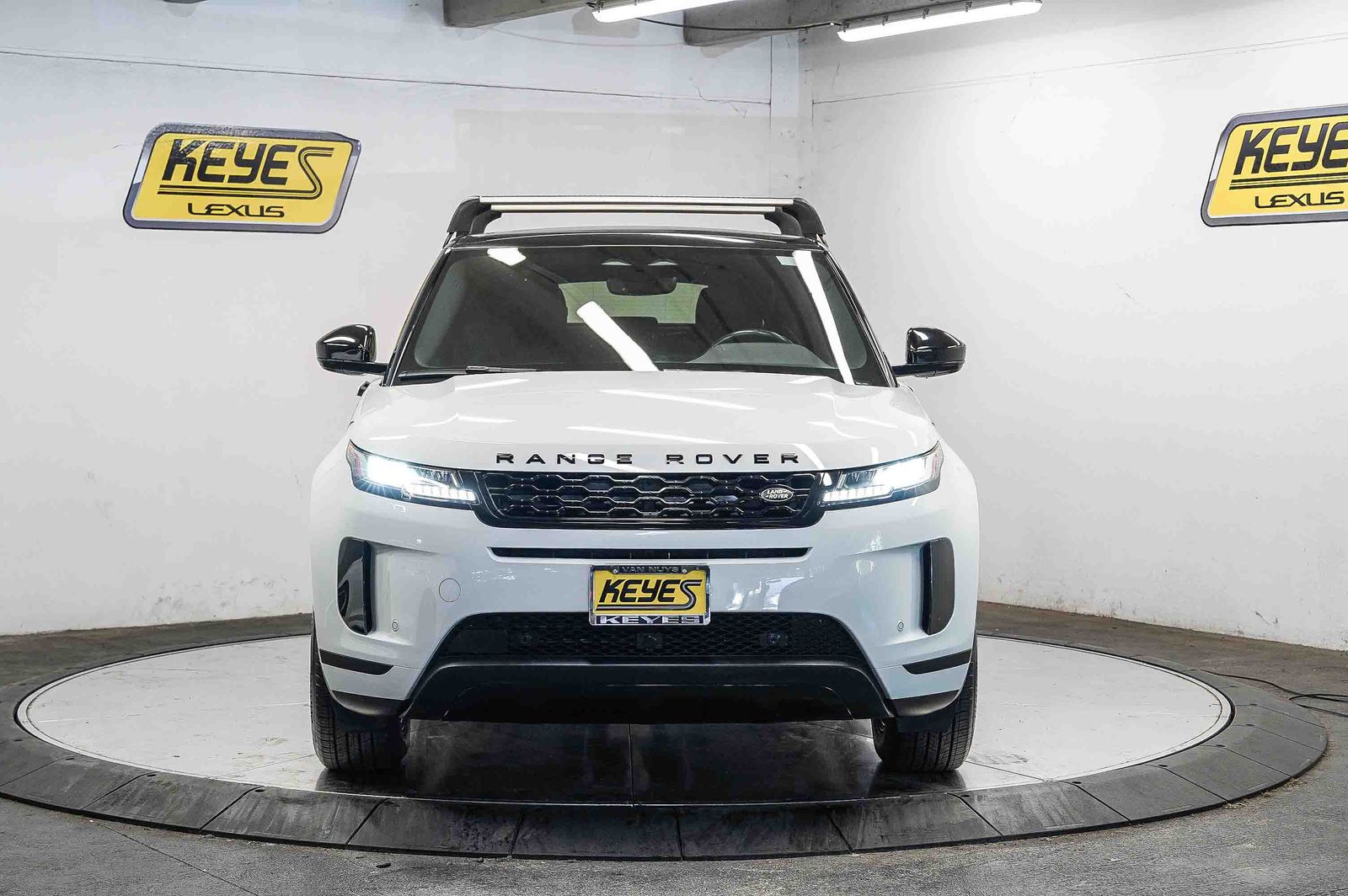 Thumbnail: 2023 Land Rover Range Rover Evoque - 6