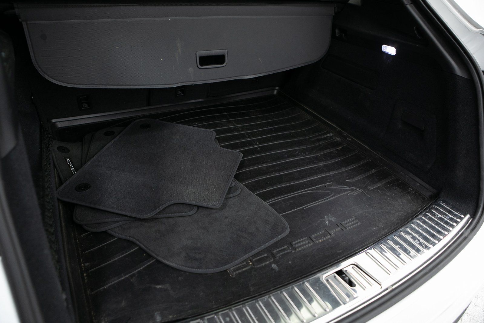 Thumbnail: 2022 Porsche Cayenne - 30