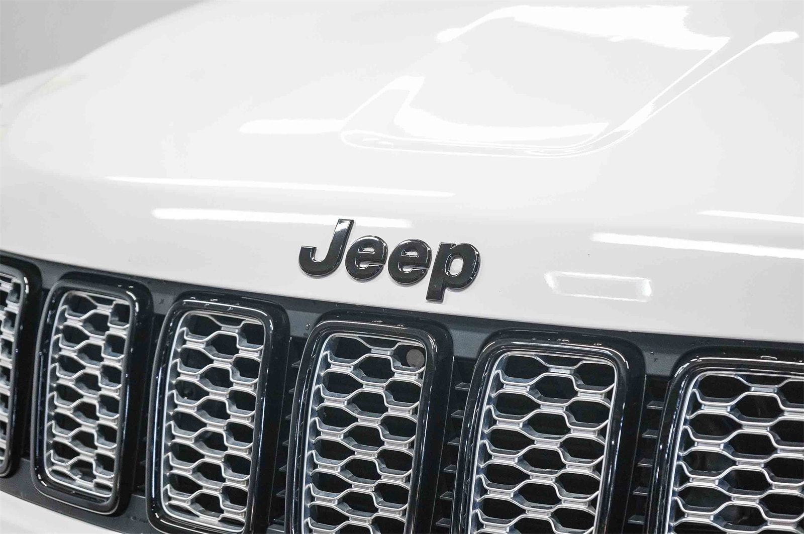 Thumbnail: 2022 Jeep Grand Cherokee - 8
