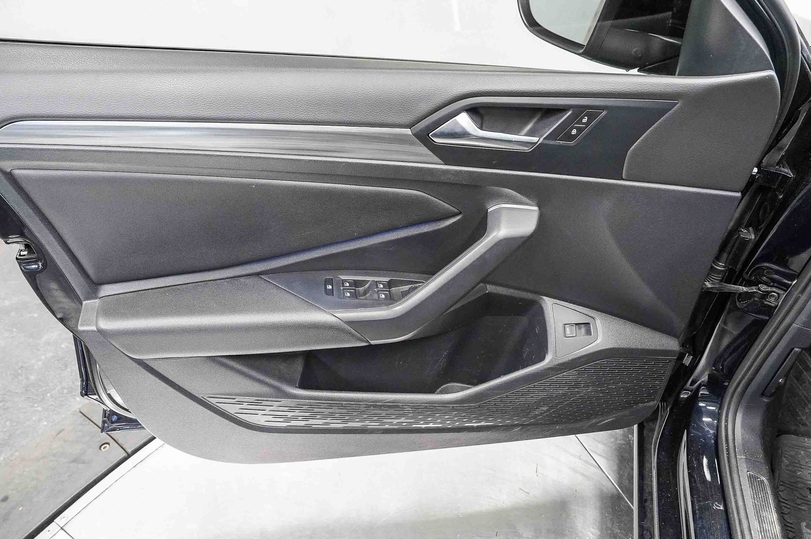 Thumbnail: 2019 Volkswagen Jetta - 21