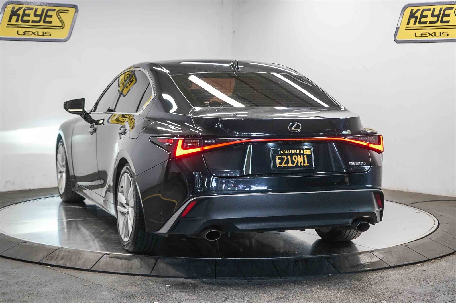 Thumbnail: 2021 Lexus IS - 2