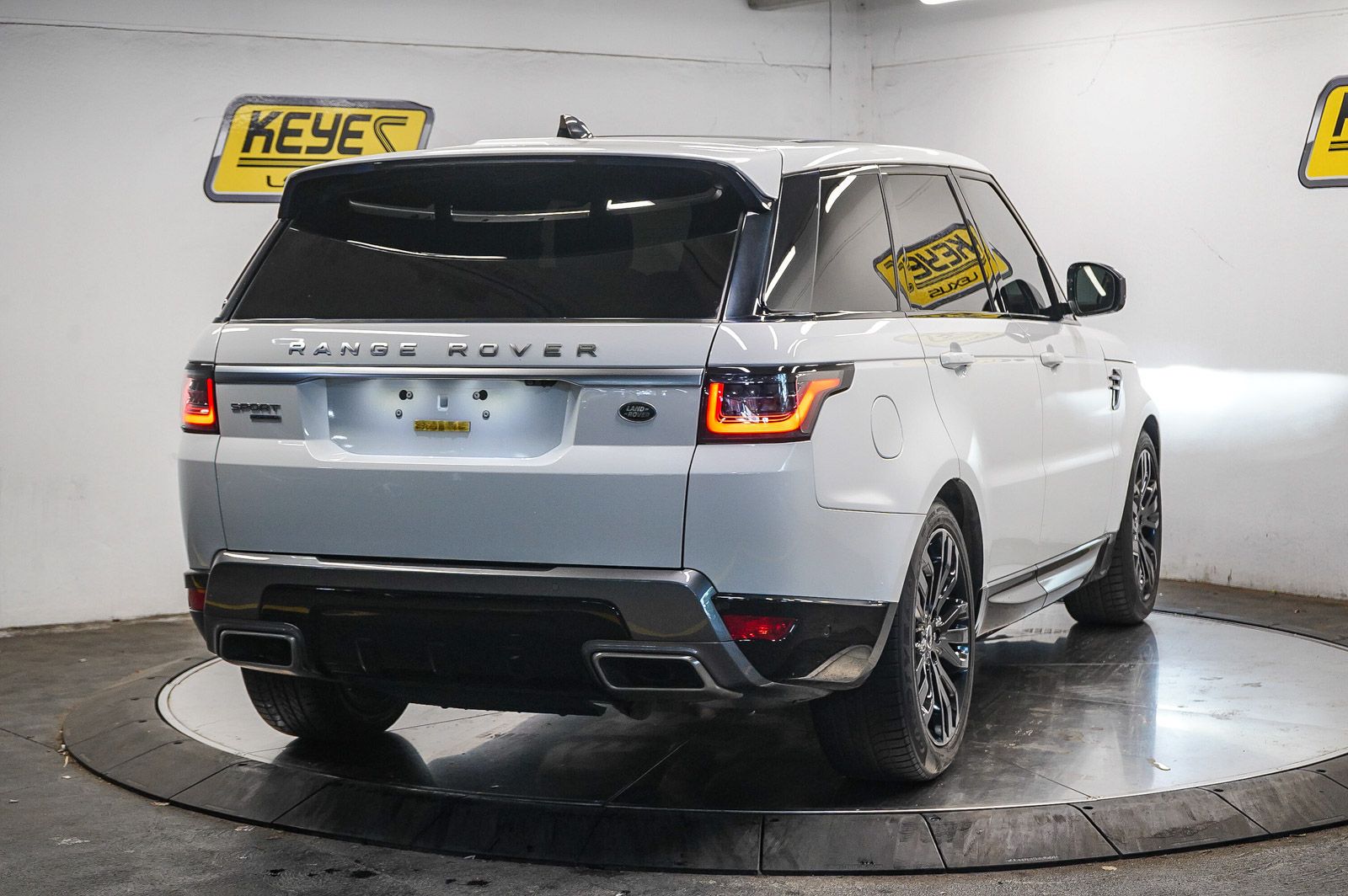 Thumbnail: 2018 Land Rover Range Rover Sport - 4