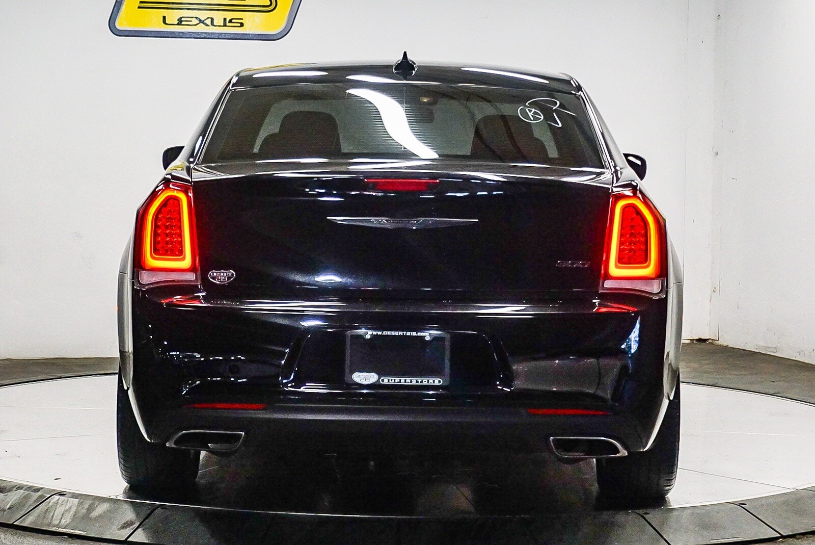 2022 Chrysler 300 Touring photo 3