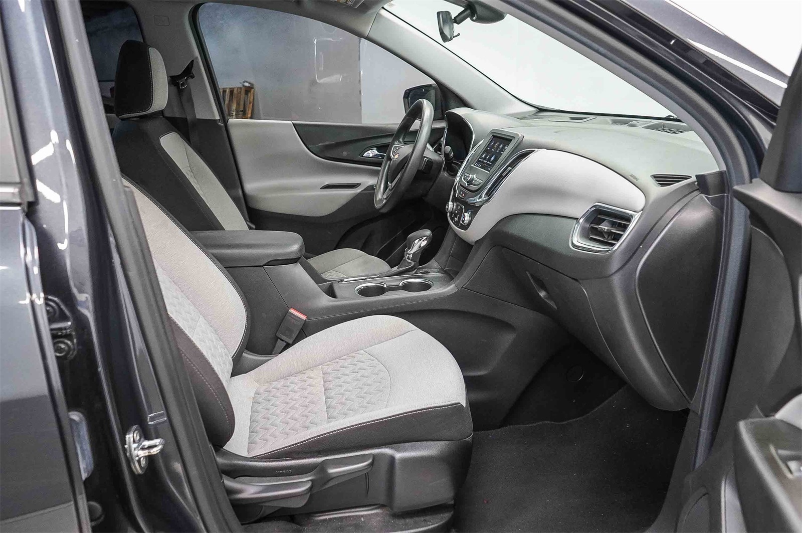 Thumbnail: 2022 Chevrolet Equinox - 16