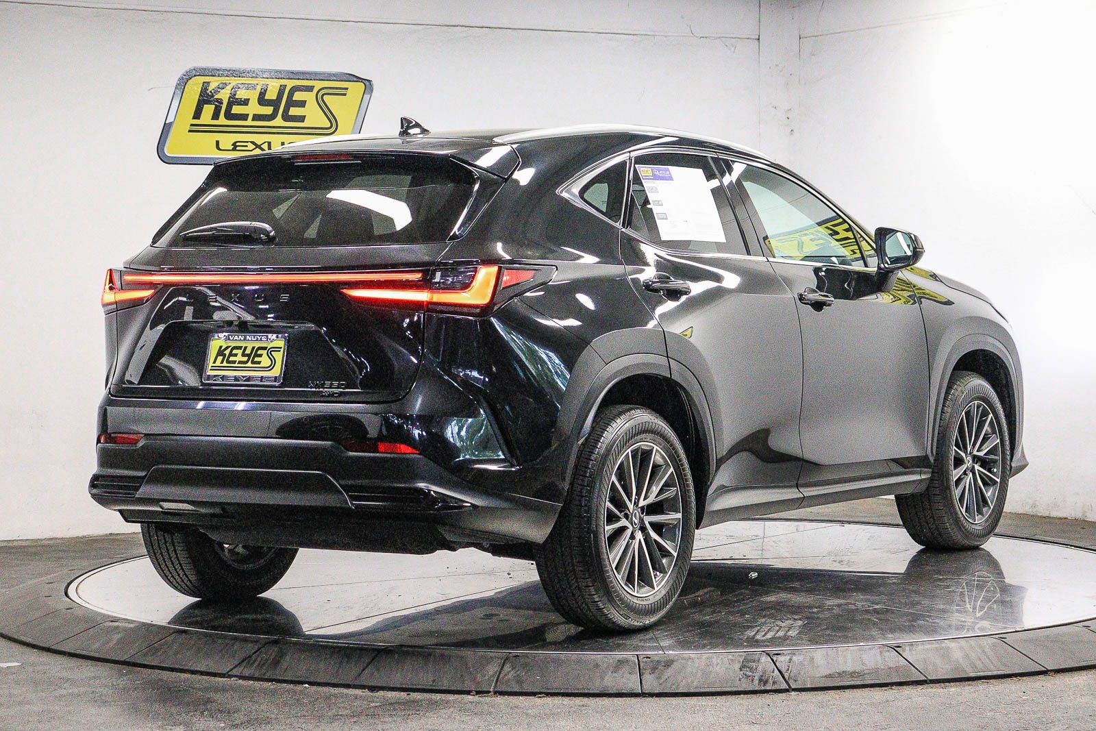 Thumbnail: 2026 Lexus ES - 3