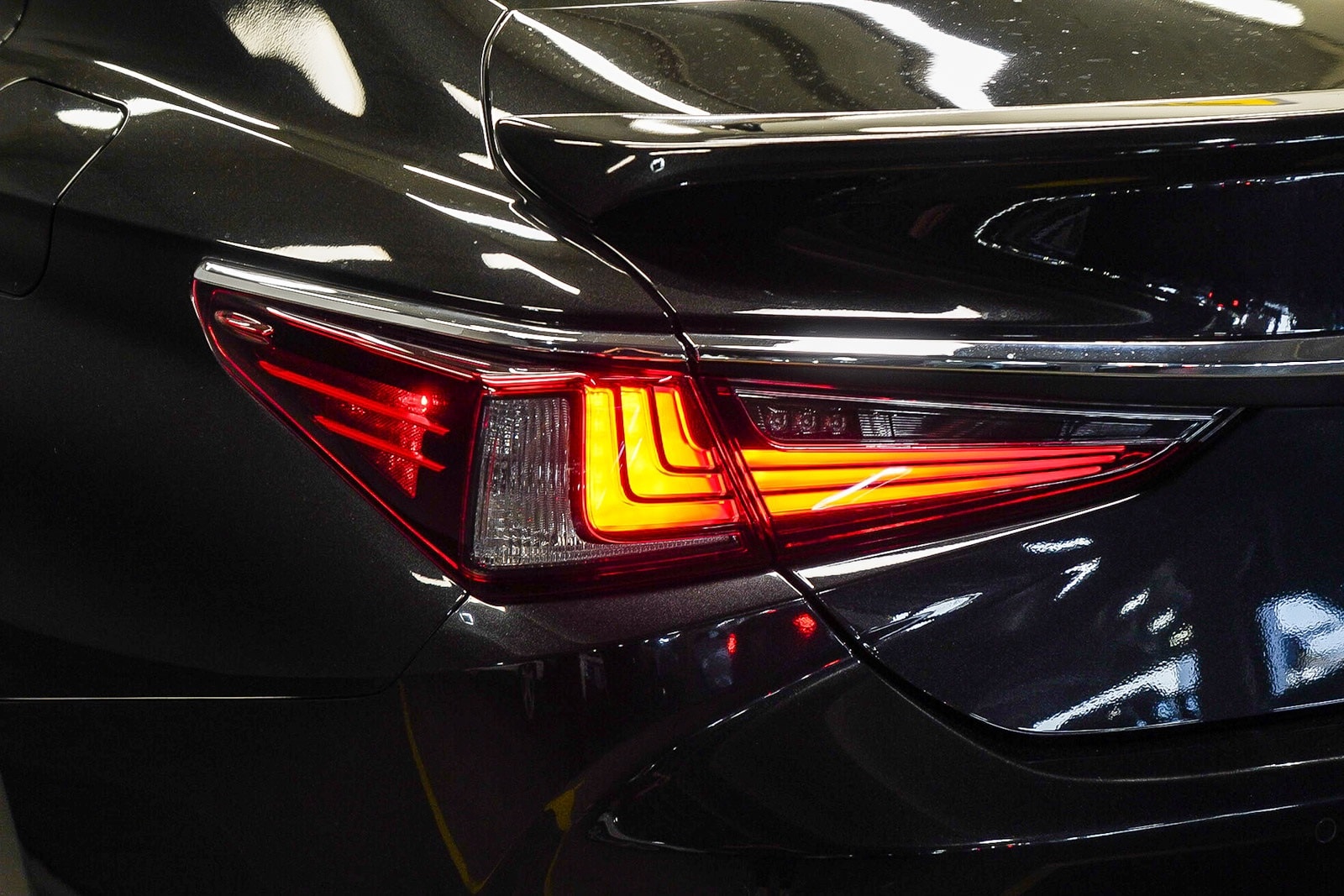 Thumbnail: 2024 Lexus ES - 7