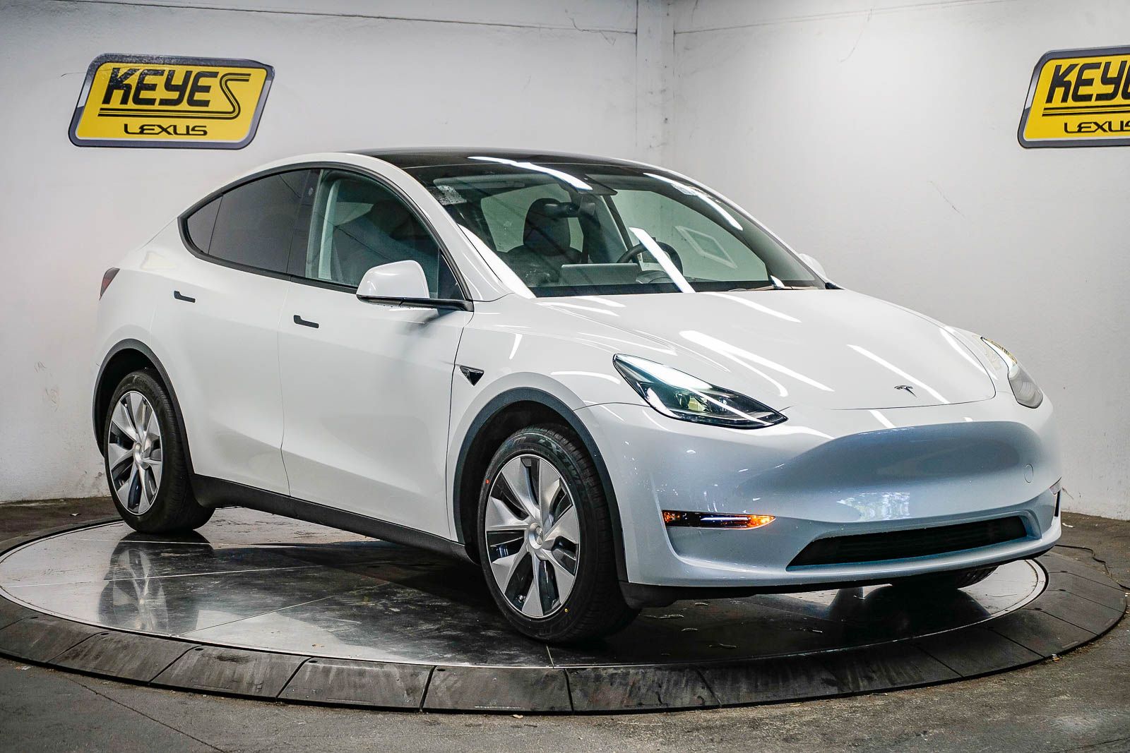 Thumbnail: 2023 Tesla Model Y - 5