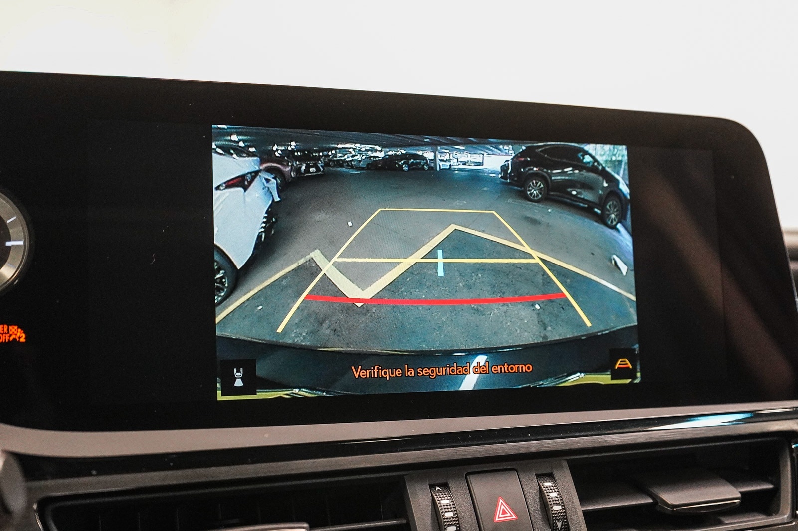 Thumbnail: 2025 Lexus ES - 26