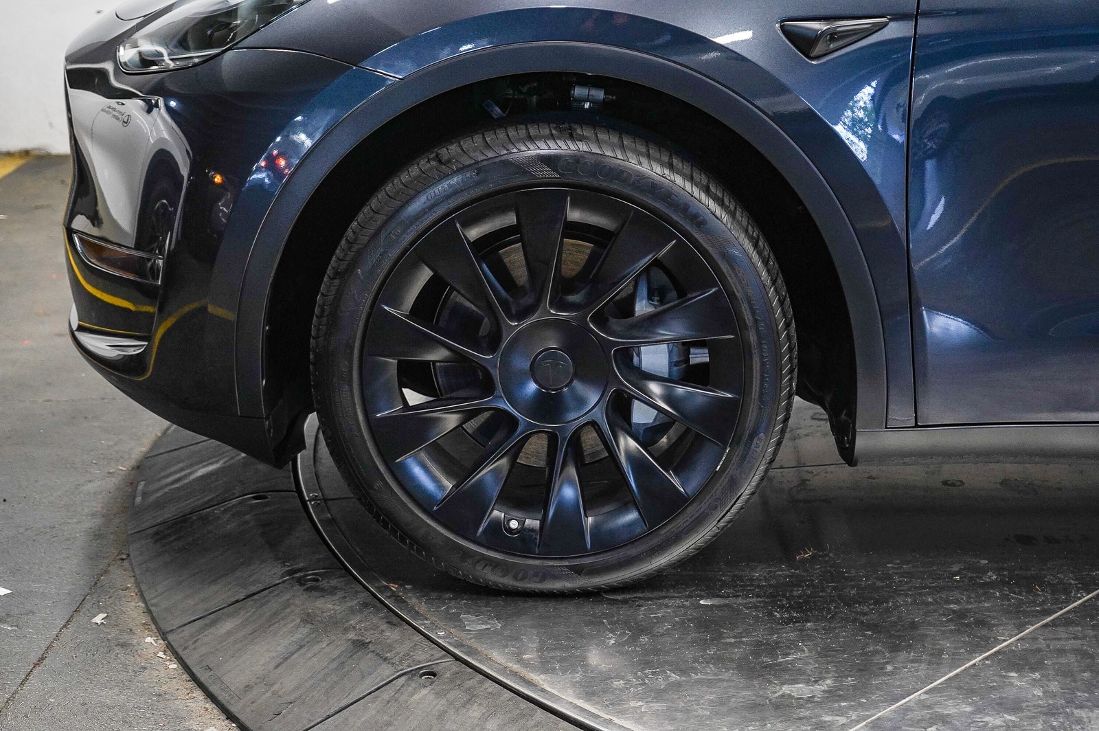 Thumbnail: 2025 Tesla Model Y - 8