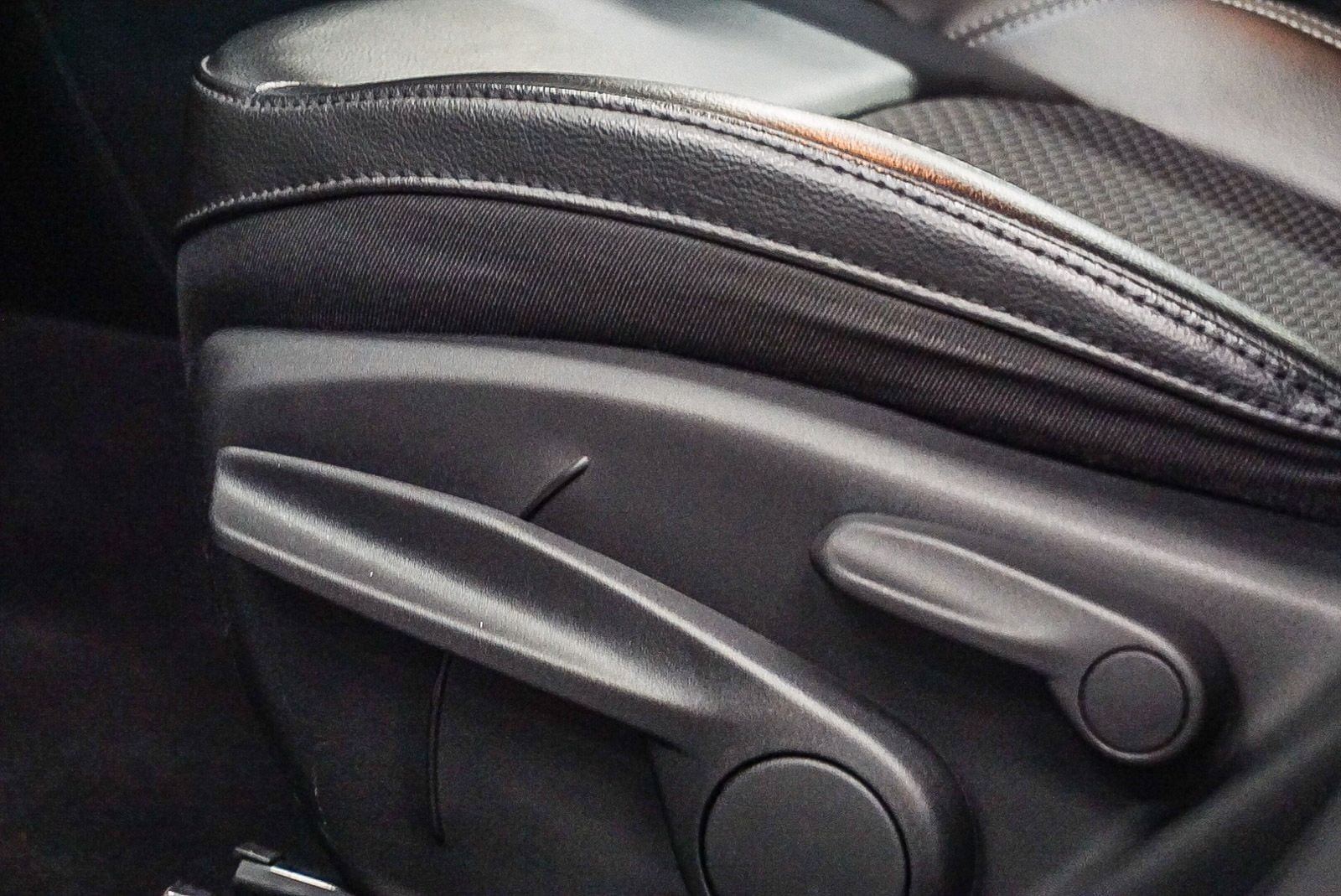 Thumbnail: 2023 Jeep Compass - 19