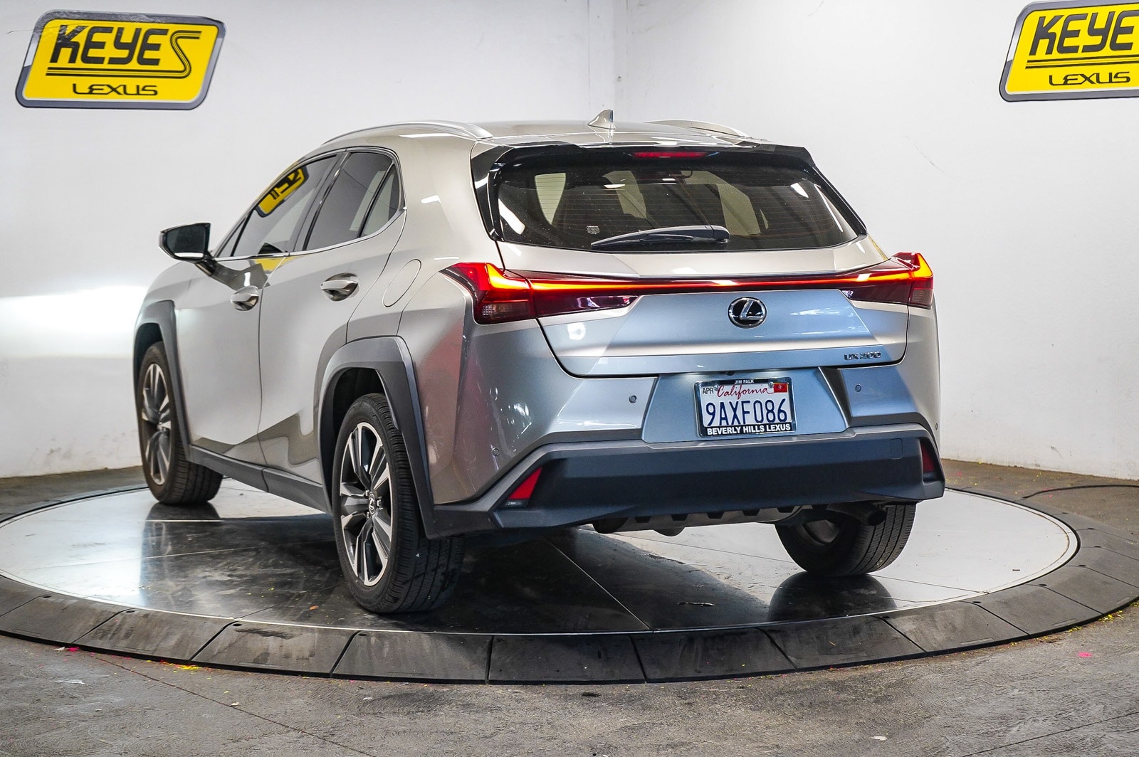 Thumbnail: 2022 Lexus UX - 2