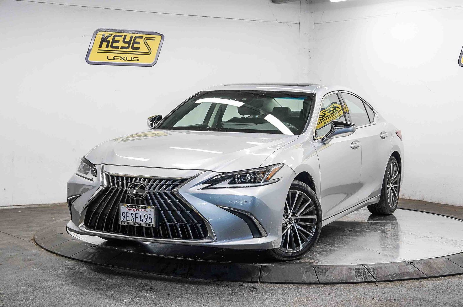 2023 Lexus ES 350 350's photo