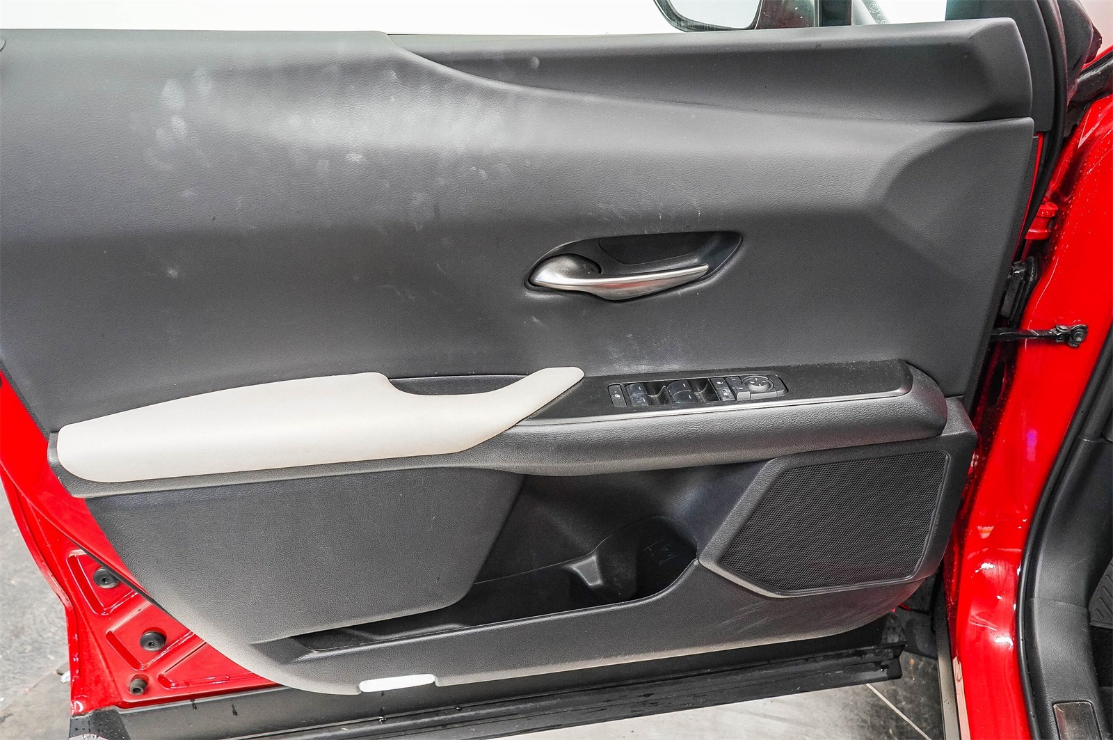 Thumbnail: 2025 Lexus UX - 22