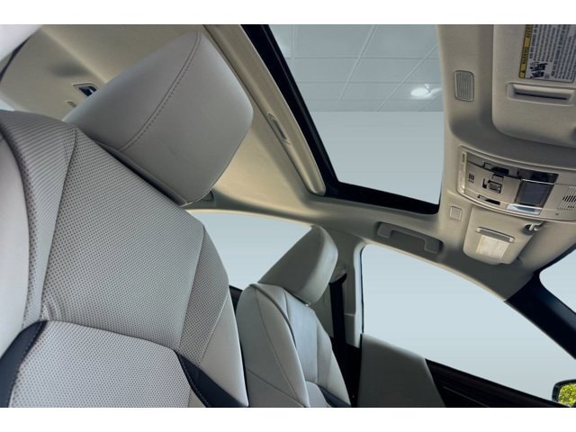 Thumbnail: 2025 Lexus ES - 23