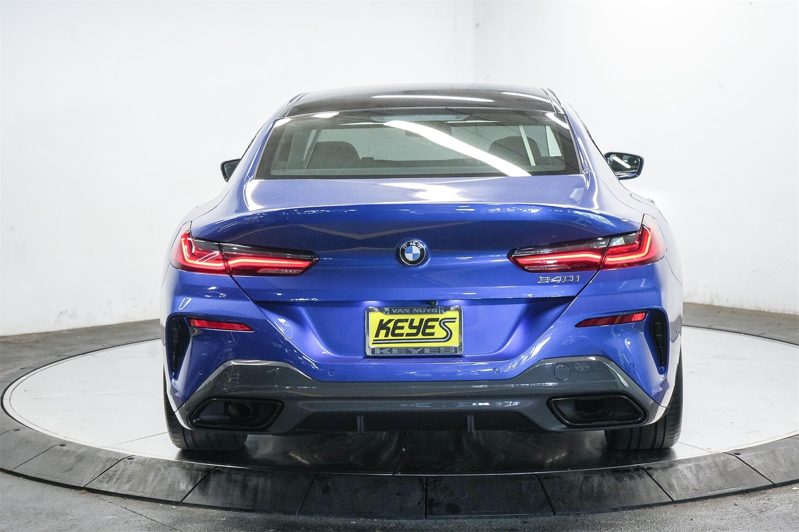 Thumbnail: 2025 BMW 8 Series - 3