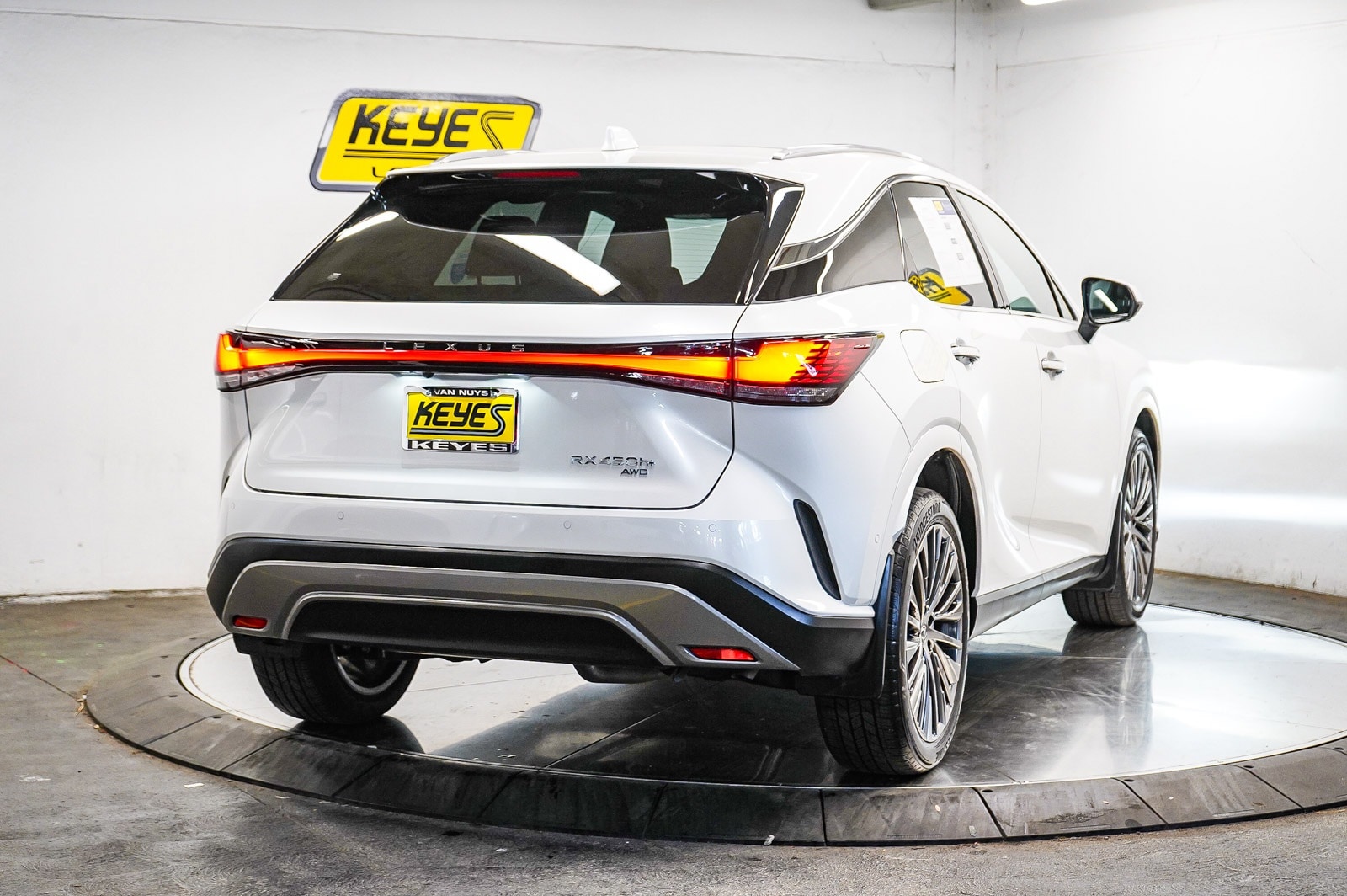 Thumbnail: 2025 Lexus RX - 4