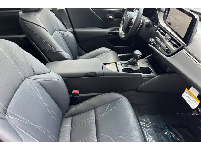 Thumbnail: 2025 Lexus ES - 25