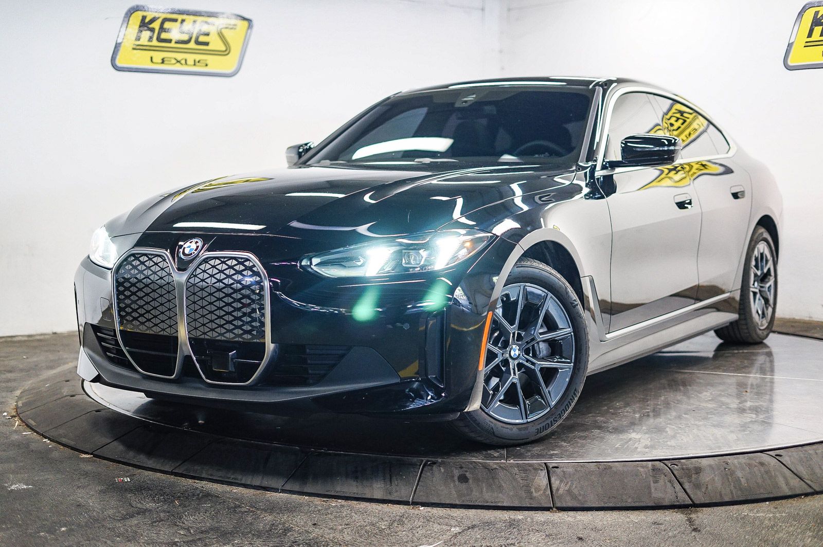 Thumbnail: 2025 BMW i4 - 1