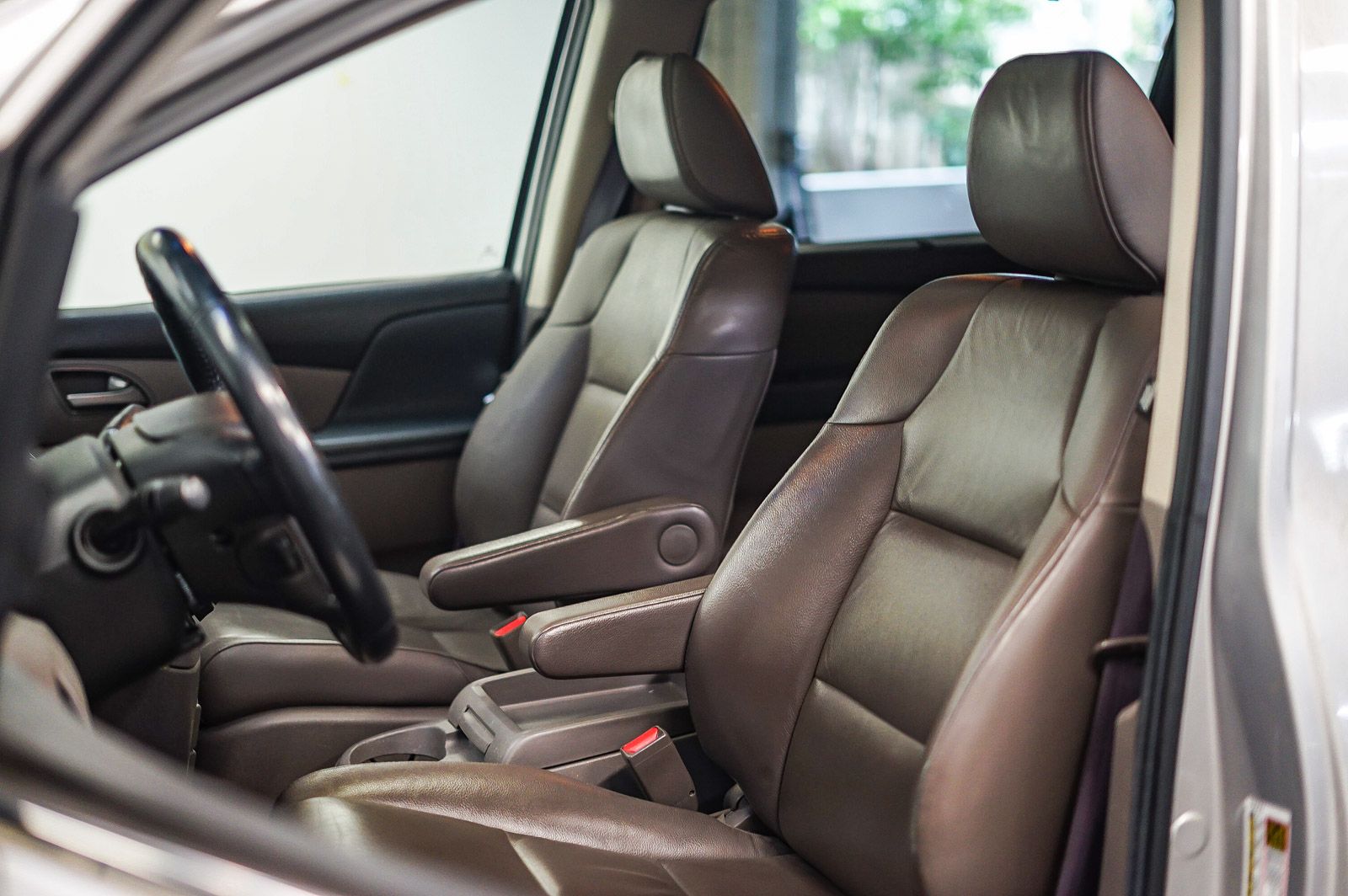 Thumbnail: 2012 Honda Odyssey - 19