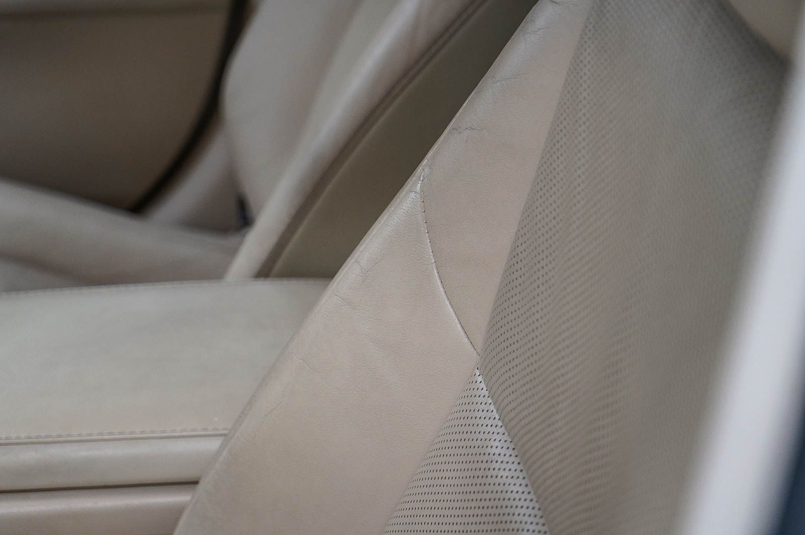 Thumbnail: 2013 Lexus ES - 19