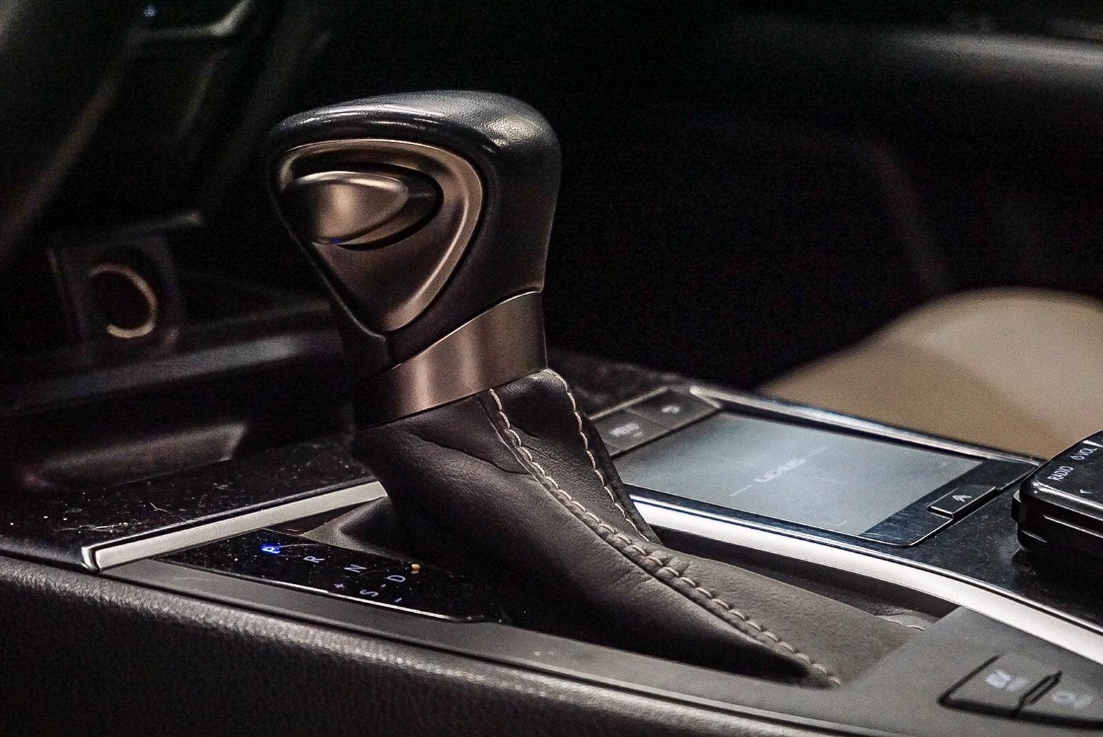 Thumbnail: 2020 Lexus UX - 21