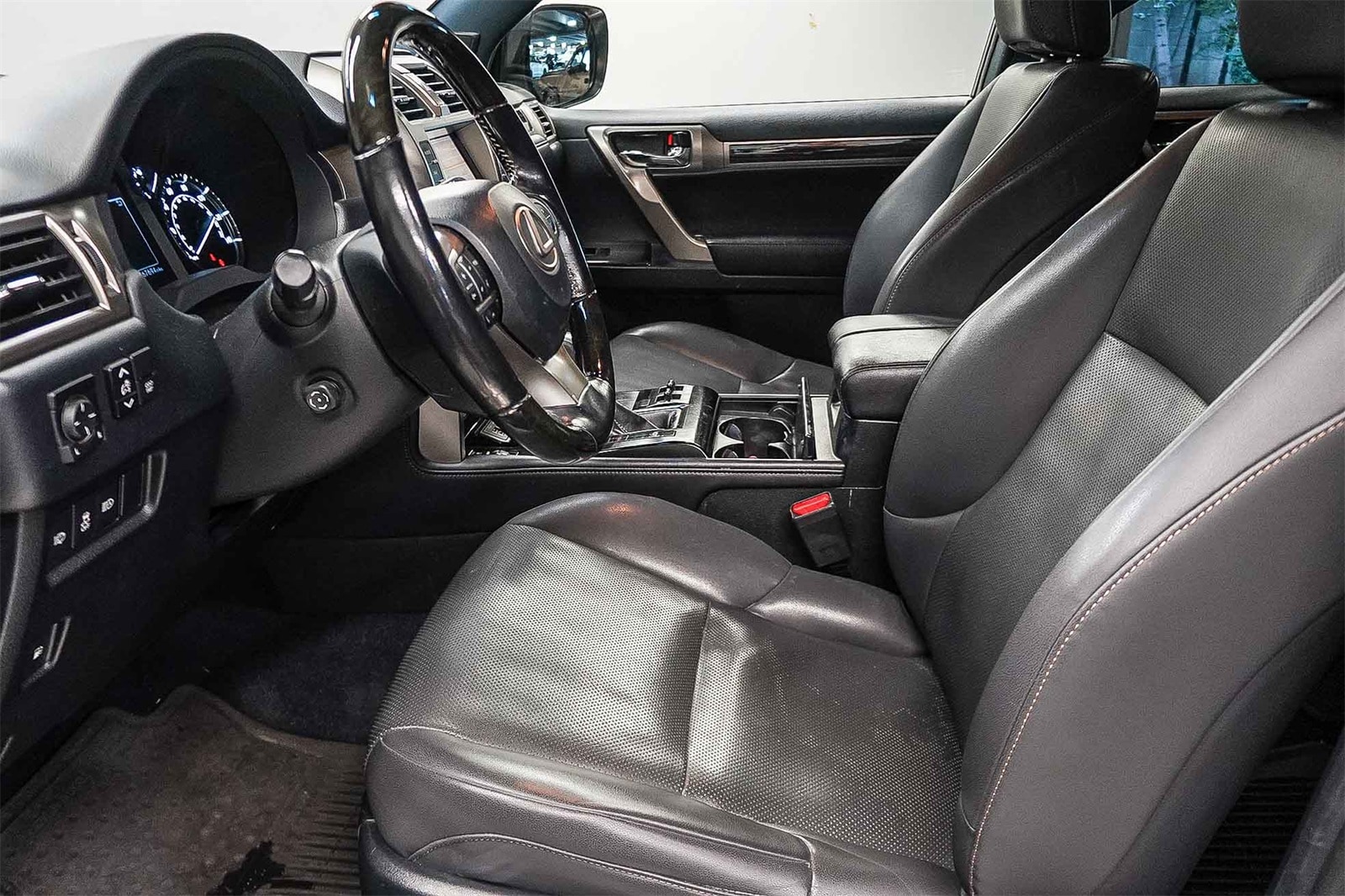 Thumbnail: 2020 Lexus GX - 17