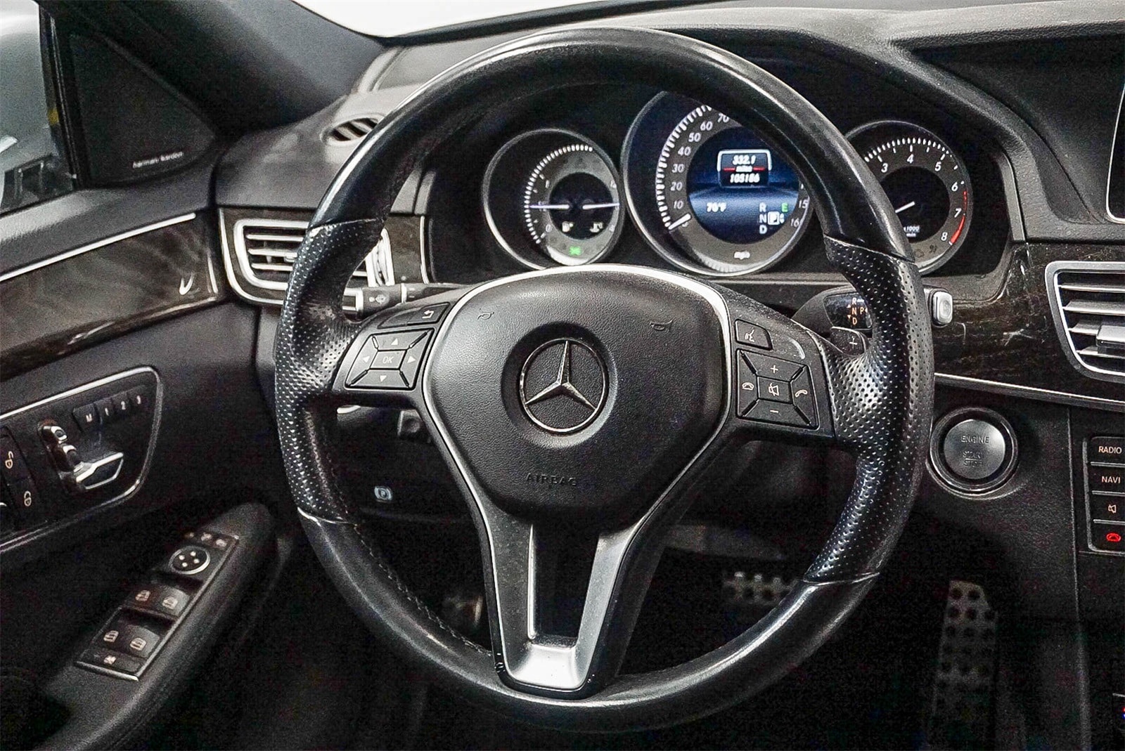 Thumbnail: 2016 Mercedes-Benz E-Class - 16