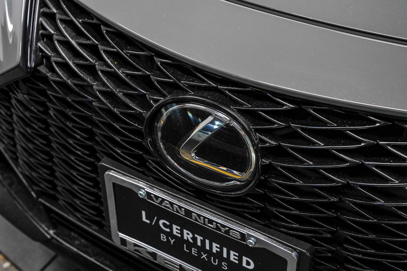 Thumbnail: 2025 Lexus ES - 7