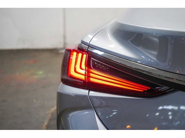 Thumbnail: 2025 Lexus ES - 11