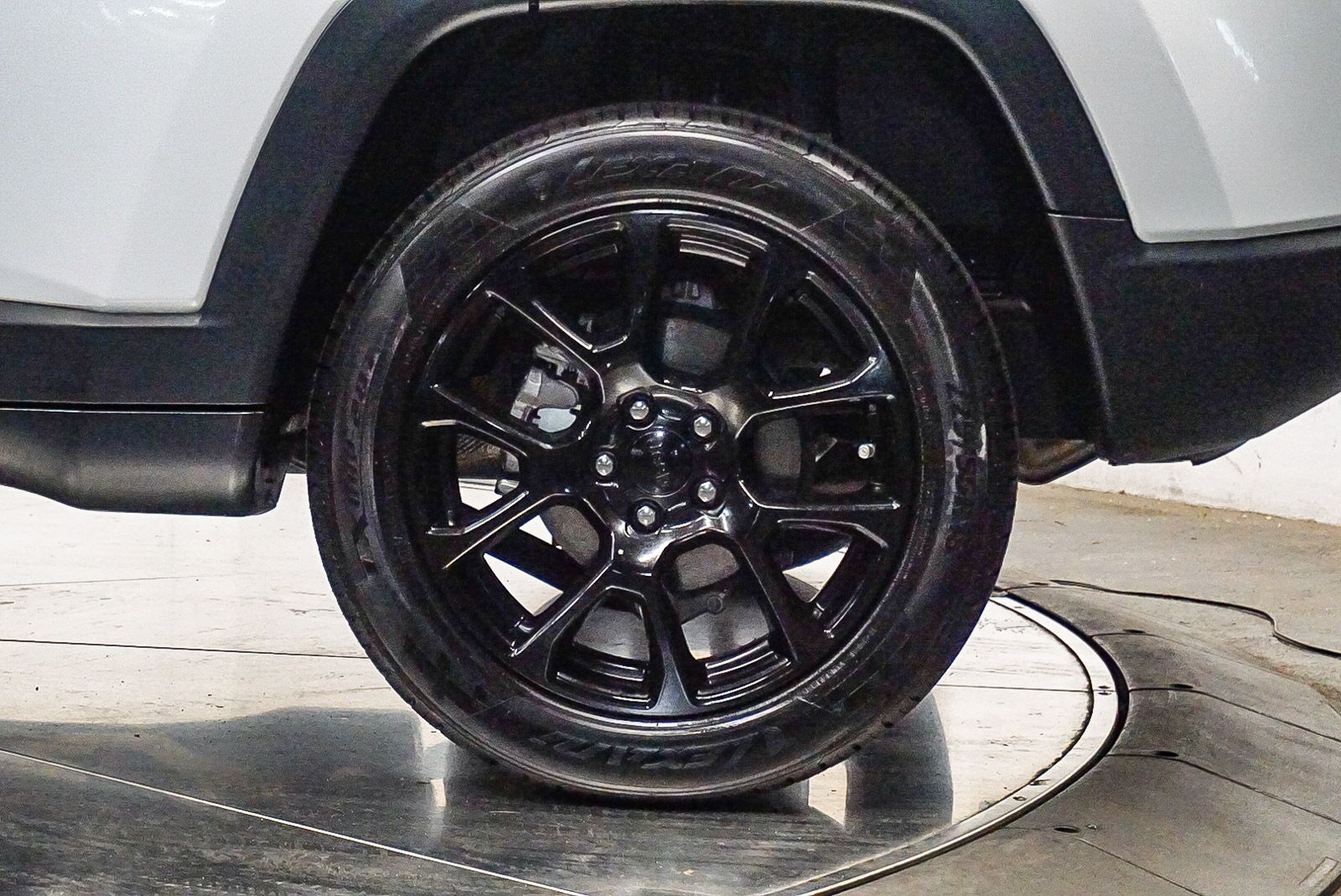 Thumbnail: 2023 Jeep Compass - 9