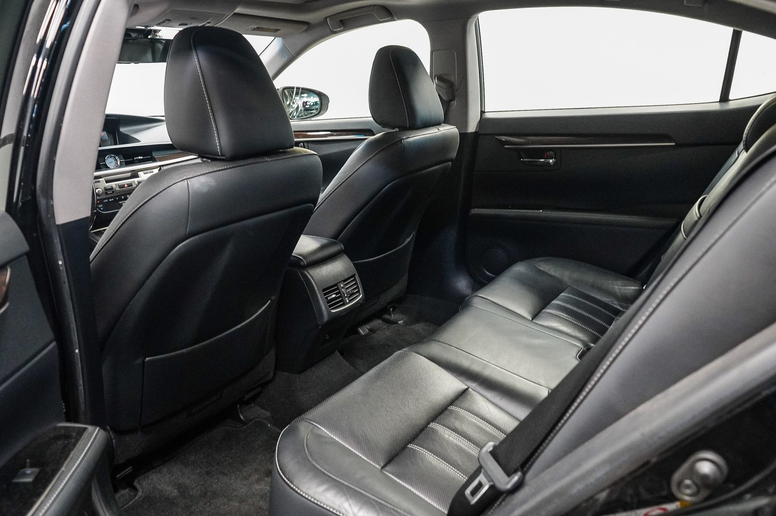 Thumbnail: 2016 Lexus ES - 19