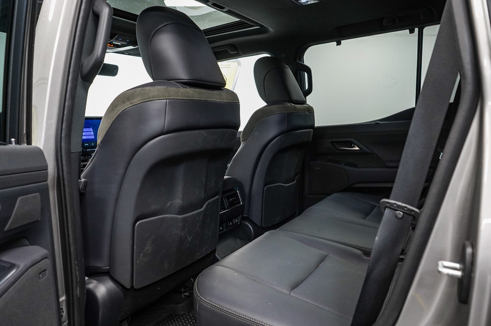 Thumbnail: 2025 Lexus GX - 19