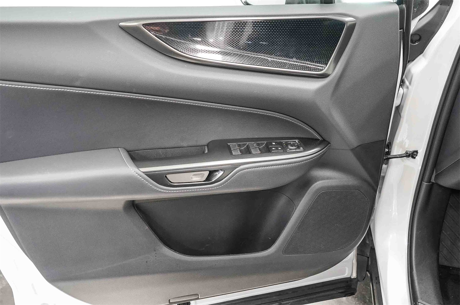 Thumbnail: 2025 Lexus ES - 21