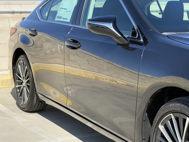 Thumbnail: 2025 Lexus ES - 5