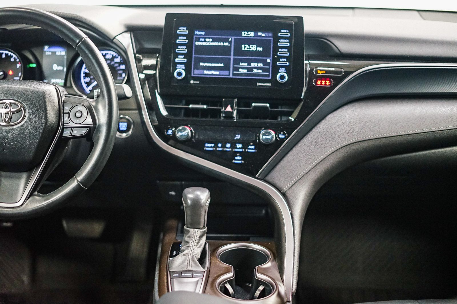 Thumbnail: 2023 Toyota Camry - 12