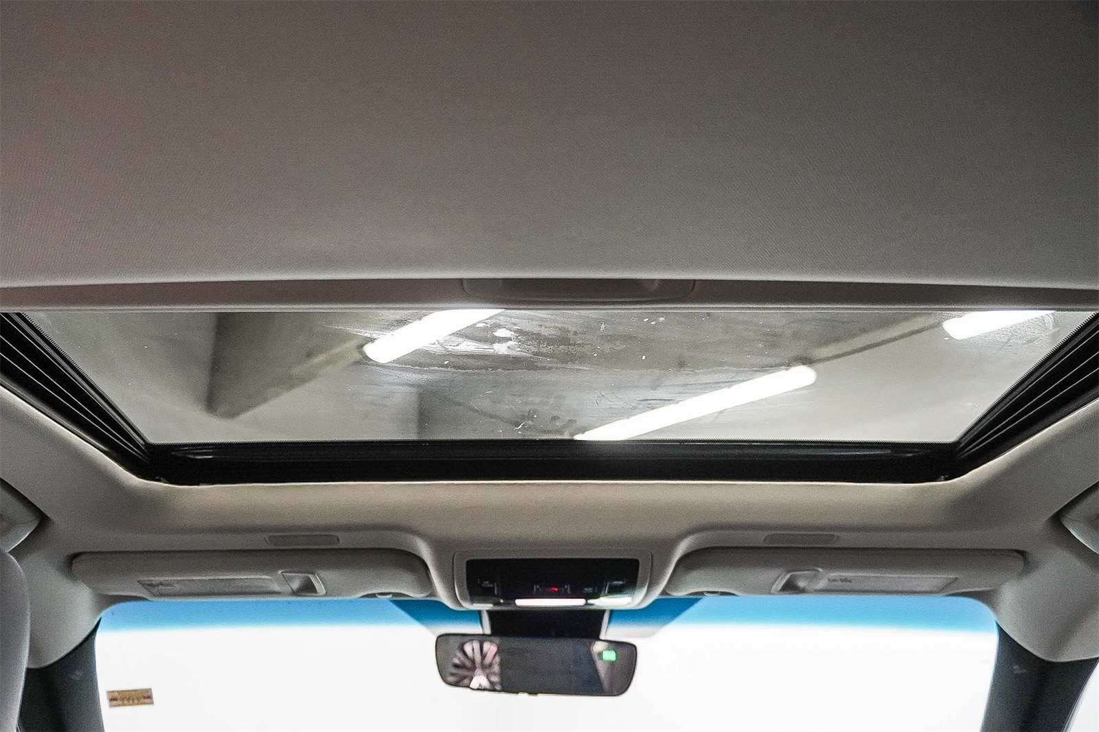 Thumbnail: 2025 Lexus ES - 18