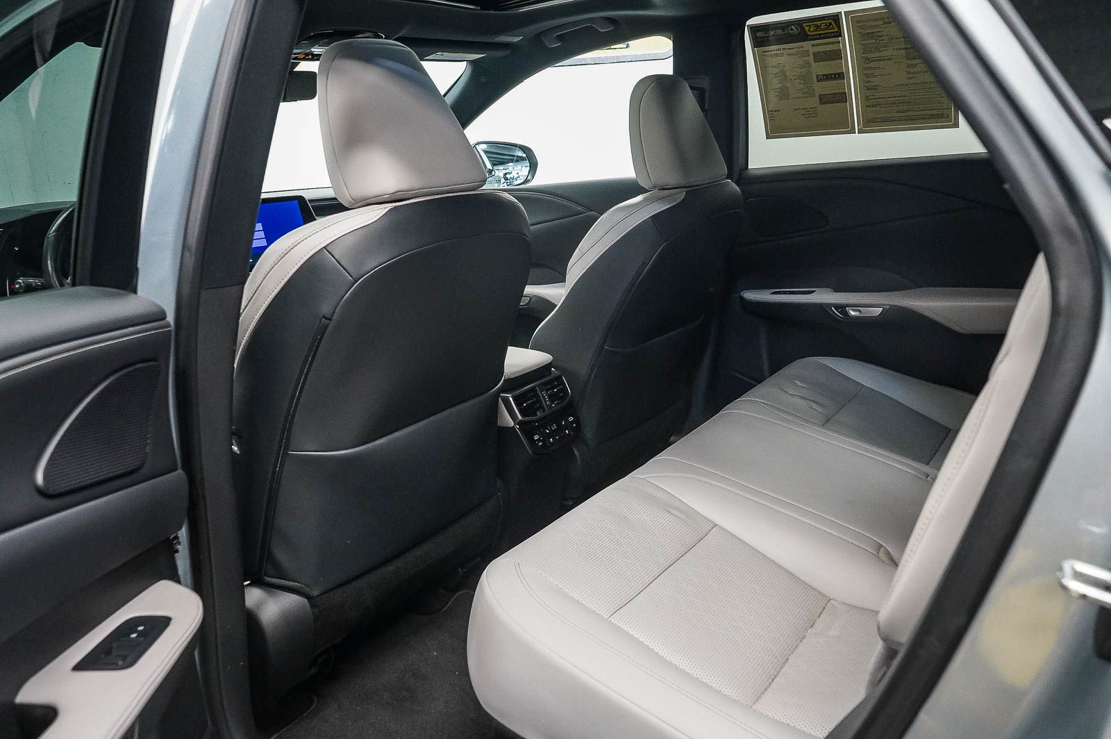 Thumbnail: 2023 Lexus RX - 18