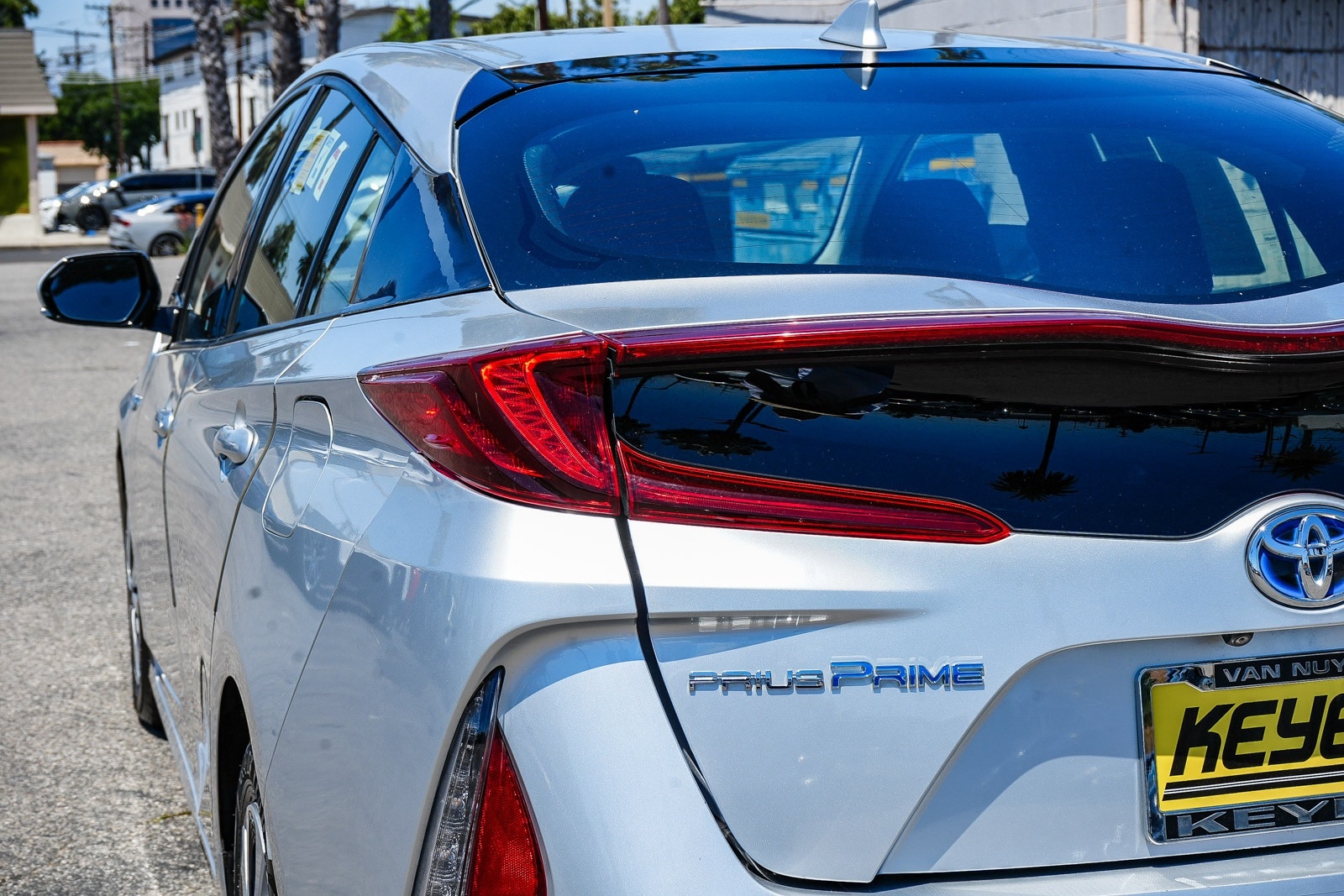 Thumbnail: 2017 Toyota Prius Prime - 10