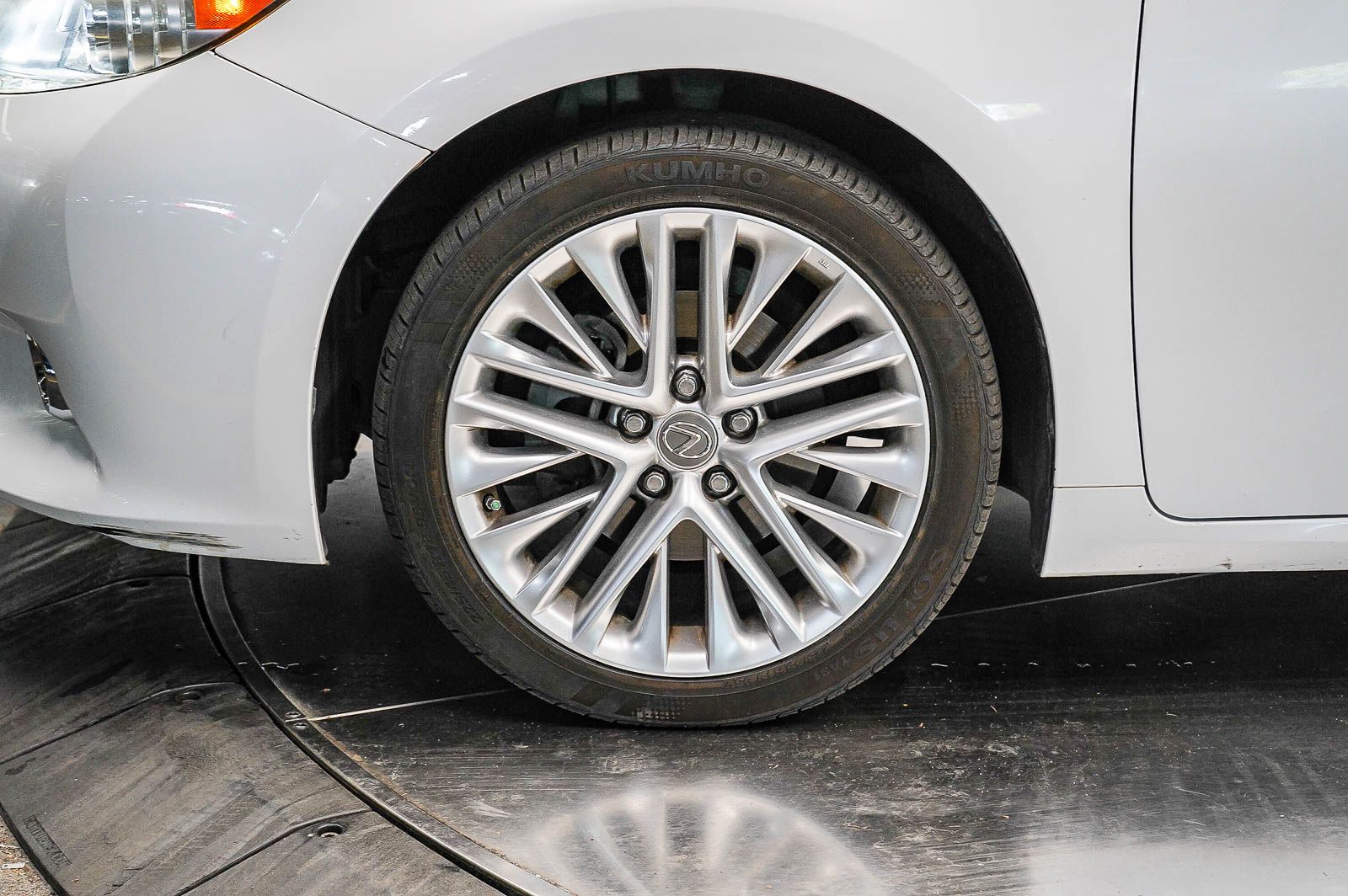 Thumbnail: 2013 Lexus ES - 8